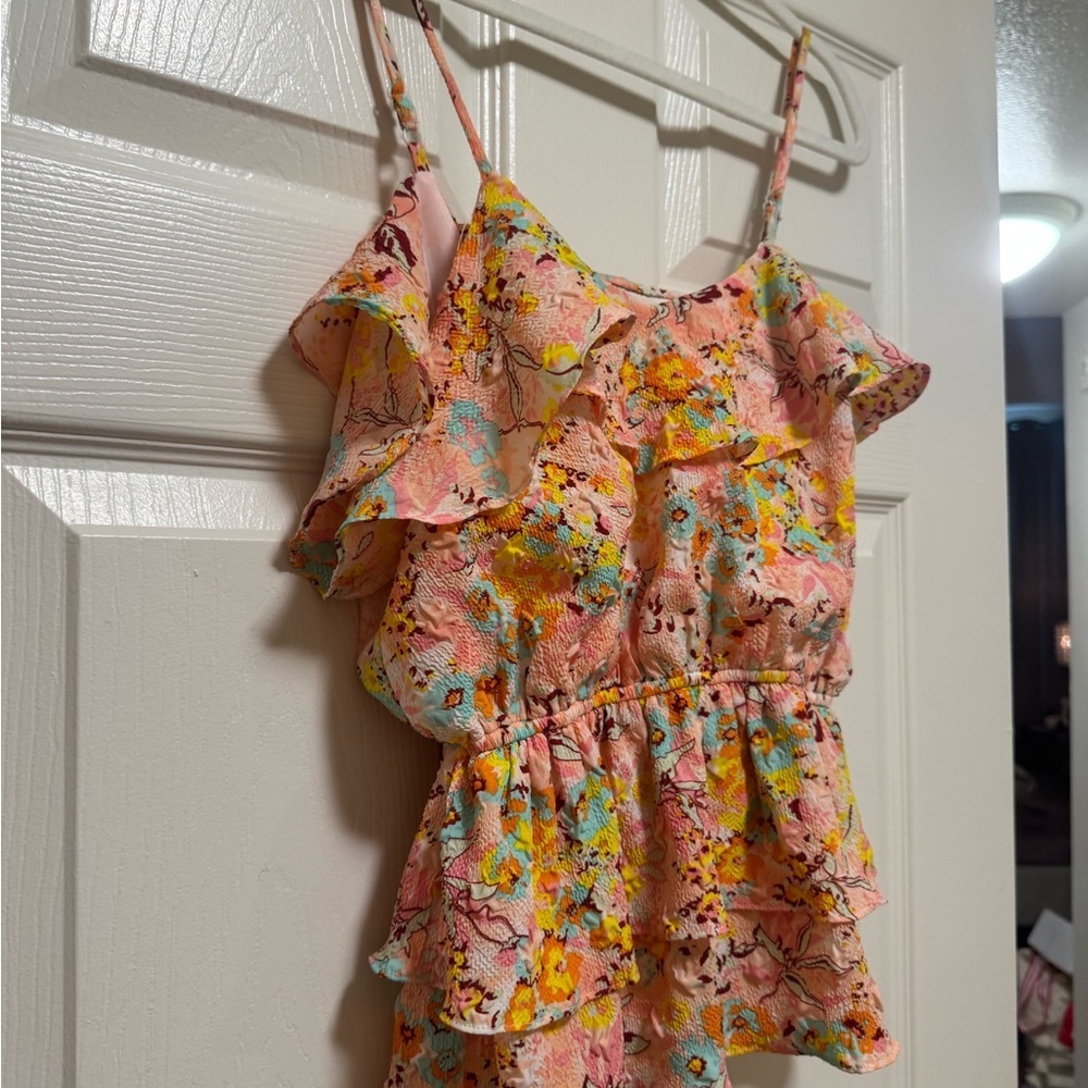 Floral Ruffle Sleeveless Top - Picture 3 of 8